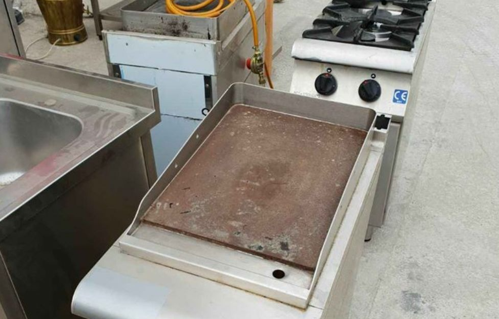 IKINCI EL IZGARA PLEYT DOLAPLI 40X90 1